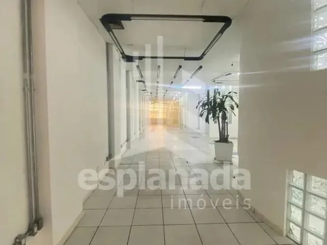 Imagem 8: Excelente Oportunidade para o Seu Negócio! Casa Comercial Ampla e Bem Localizada na Rua