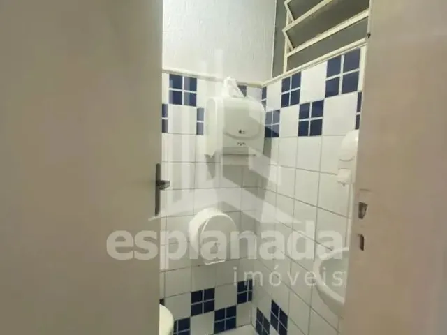 Imagem 12: Excelente Oportunidade para o Seu Negócio! Casa Comercial Ampla e Bem Localizada na Rua