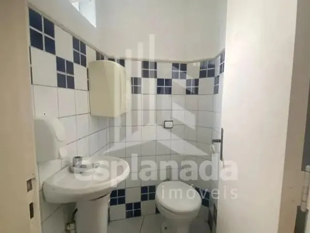 Imagem 4: Excelente Oportunidade para o Seu Negócio! Casa Comercial Ampla e Bem Localizada na Rua