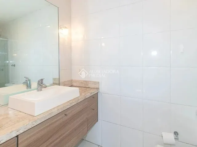 Imagem 16: Imóvel para Aluguel Possui 118 Metros Quadrados com 3 Quartos em Rio Branco - Porto