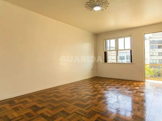 Imagem: Amplo Apartamento Reformado no Bairro Petrópolis