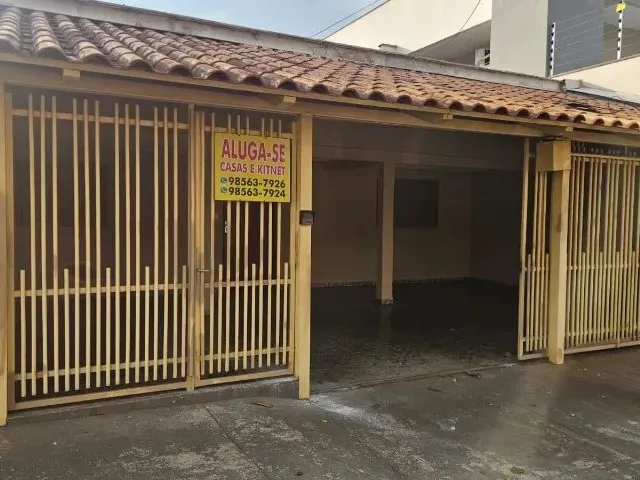 Imagem: Alguel de Casa de 03 Quartos, Rua C13, Novo