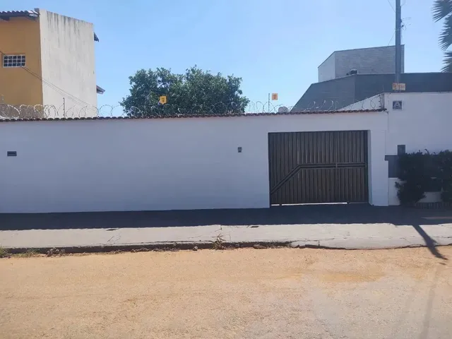 Imagem 1: Imóvel Casa para Aluguel Tem 180 Metros Quadrados com 3 Quartos em Setor Sol Nascente