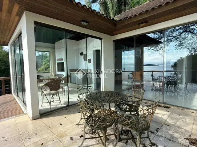 Imagem 1: Imóvel para Aluguel Tem 350 Metros Quadrados com 3 Quartos em Sambaqui - Florianópolis