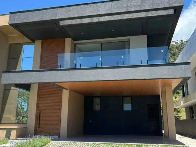 Imagem: Casa de Alto Padrão em Condomínio na Praia