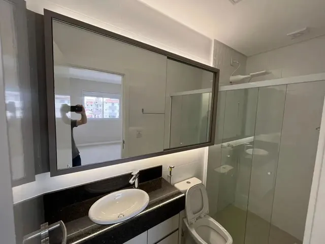 Imagem 15: Apartamento para Aluguel com 2 Dormitórios / 01 Suíte Próximo a Rua Principal da Praia