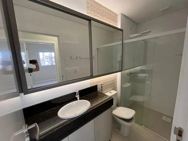 Imagem 2: Apartamento para Aluguel com 2 Dormitórios / 01 Suíte Próximo a Rua Principal da Praia