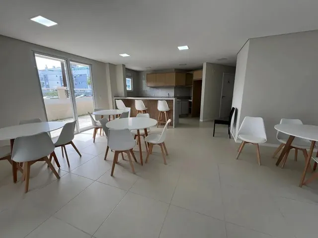 Imagem 6: Apartamento para Aluguel com 2 Dormitórios / 01 Suíte Próximo a Rua Principal da Praia