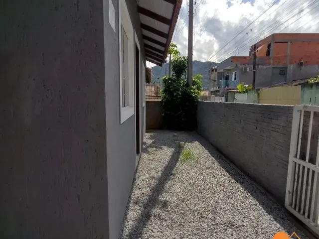 Imagem 8: Casa com Dois Dormitórios Disponível para Locação no Bairro Rio Vermelho