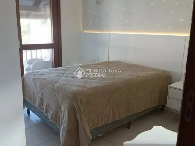 Imagem 10: Casa com 3 Quartos e 209M² À Venda em Daniela, Florianópolis 300 Metros da Praia