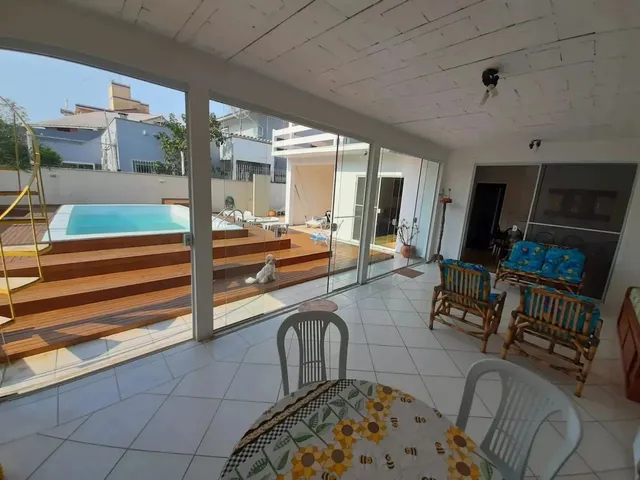 Imagem 5: Imóvel para Aluguel com 250 Metros Quadrados com 3 Quartos em Canasvieiras
