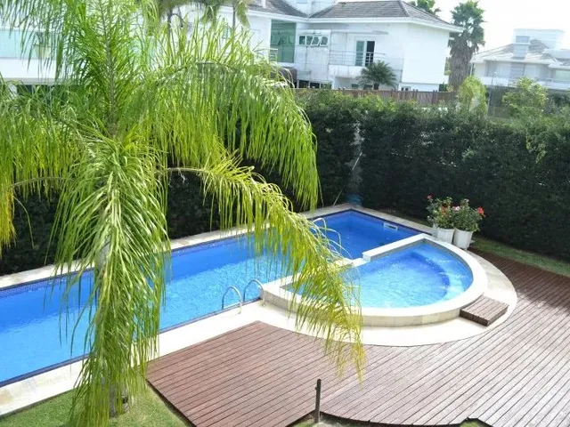 Imagem 11: Casa para Aluguel Tem 380 Metros Quadrados com 5 Quartos em Jurerê - Florianópolis - Sc