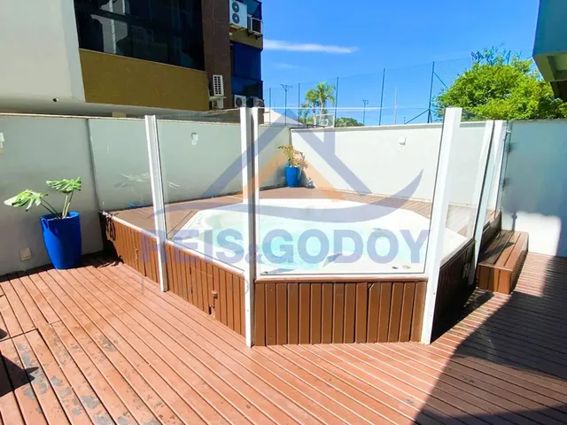 Imagem 4: Amplo Apartamento com Spa Privativo Próximo a Praia