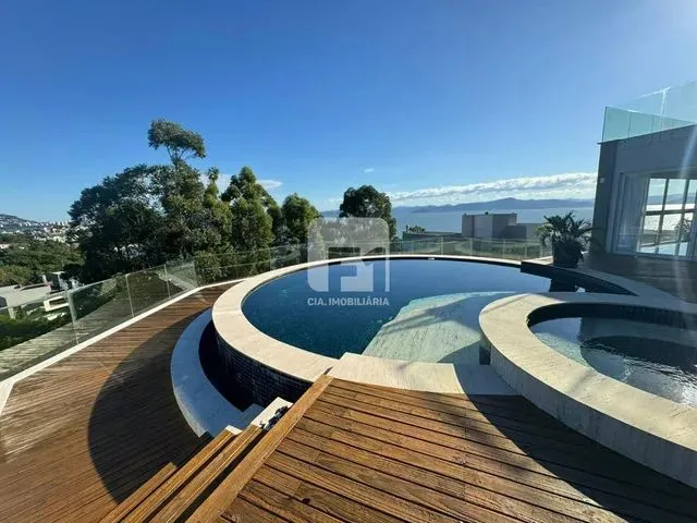 Imagem: Casa de 7 Dormitorios e 4 Suites no Bairro