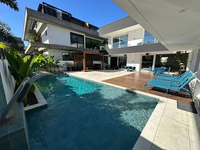 Imagem: Casa 9 Suites 50M do Mar