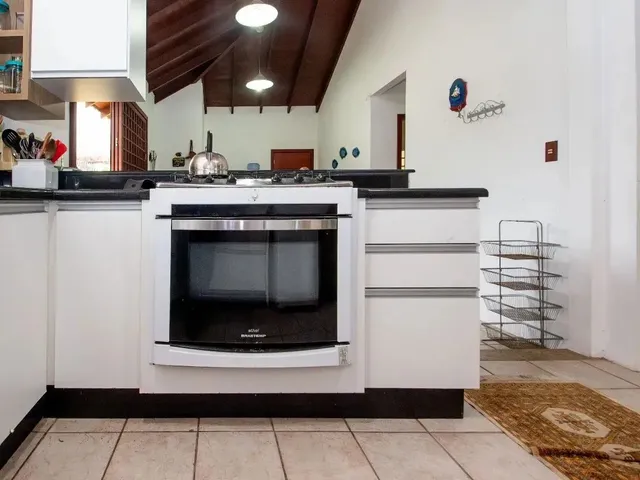 Imagem 5: Locação de Temporada - 150 Metros da Praia