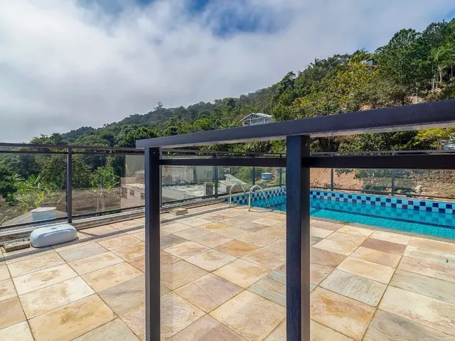 Imagem 2: Apartamento para Aluguel com 250 Metros Quadrados com 4 Quartos.