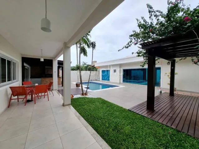 Imagem 10: Casa com 5 Quartos no Sambaqui