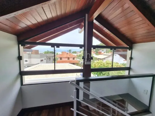 Imagem 5: Casa com 5 Quartos no Sambaqui