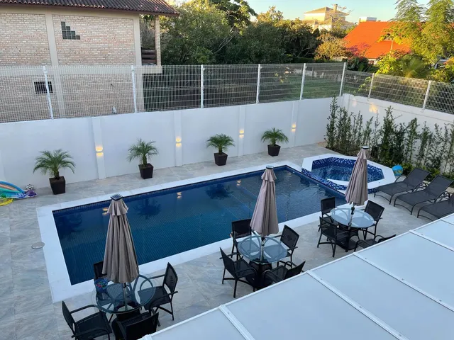 Imagem 13: Casa para Venda com 500 Metros Quadrados com 6 Quartos.