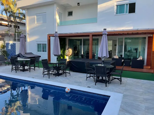 Imagem 15: Casa para Venda com 500 Metros Quadrados com 6 Quartos.