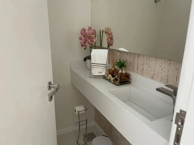 Imagem 12: Casa para Venda com 500 Metros Quadrados com 6 Quartos.