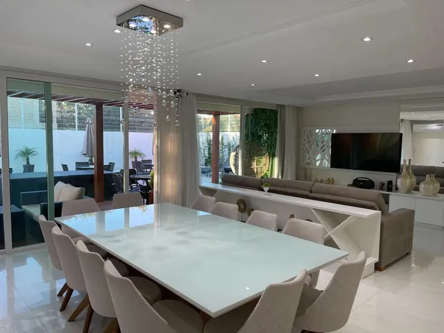 Imagem 7: Casa para Venda com 500 Metros Quadrados com 6 Quartos.