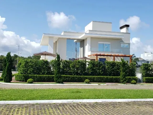 Imagem 3: Casa para Aluguel Possui 700 Metros Quadrados com 5 Quartos