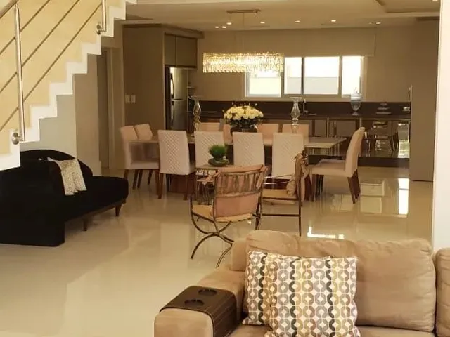 Imagem 4: Casa para Aluguel Possui 700 Metros Quadrados com 5 Quartos