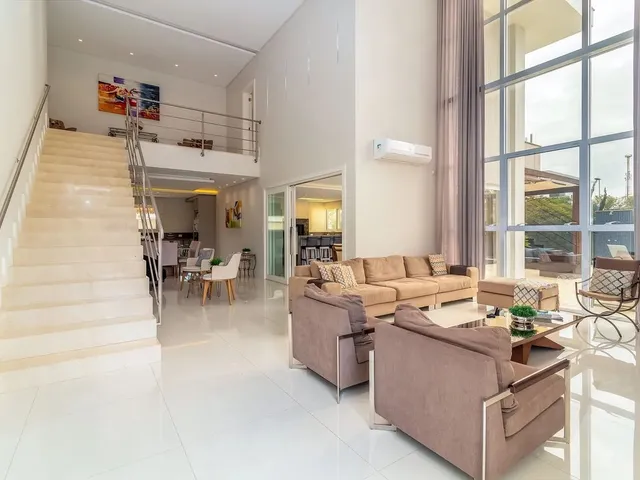 Imagem 16: Casa para Aluguel Possui 700 Metros Quadrados com 5 Quartos