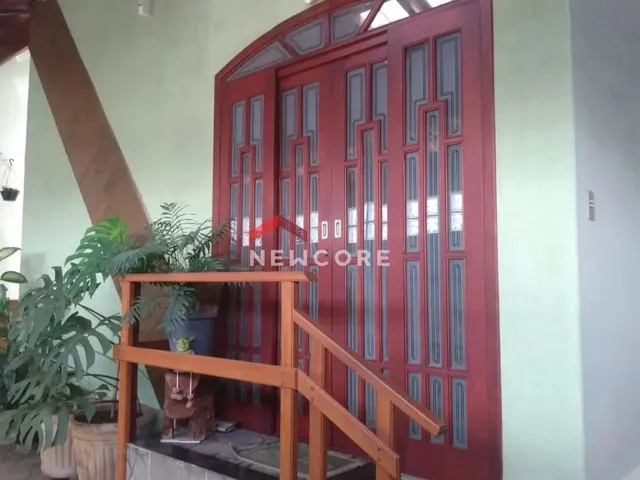 Imagem: A casa possui 3 Dormitórios, 1 Suíte, 3 Banheiros, 2