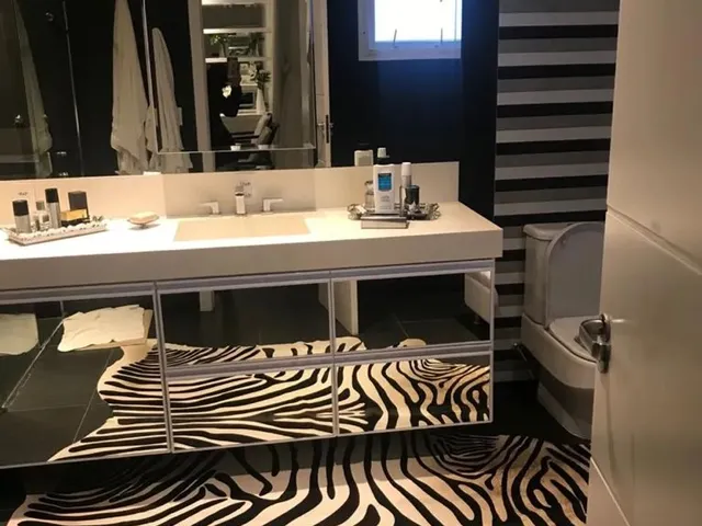 Imagem 13: Casa para Aluguel com 600 Metros Quadrados com 6 Quartos.