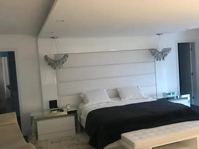 Imagem 3: Casa para Aluguel com 600 Metros Quadrados com 6 Quartos.