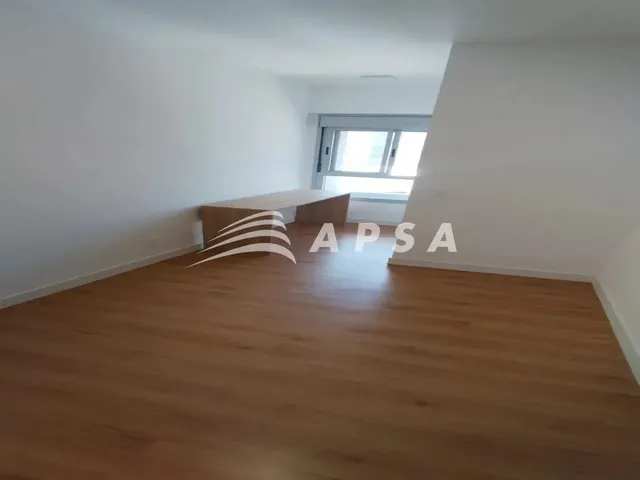 Imagem 12: Encante-Se com Este Apartamento em Um dos Bairros Mais Valorizados da Cidade. Ele Conta Co