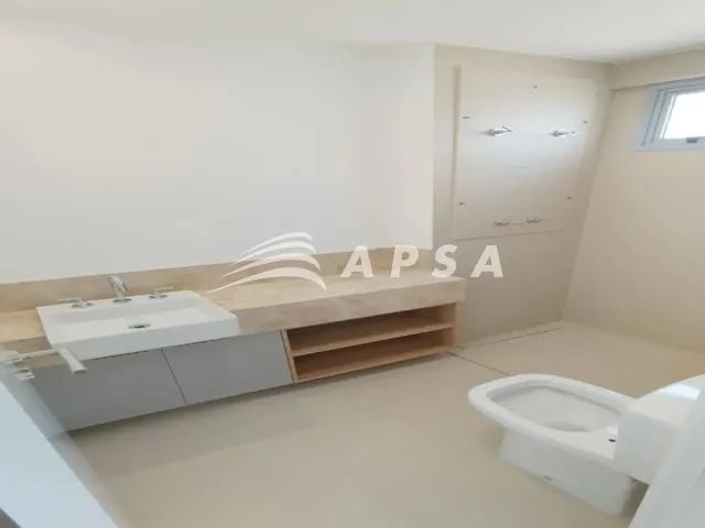 Imagem 7: Encante-Se com Este Apartamento em Um dos Bairros Mais Valorizados da Cidade. Ele Conta Co