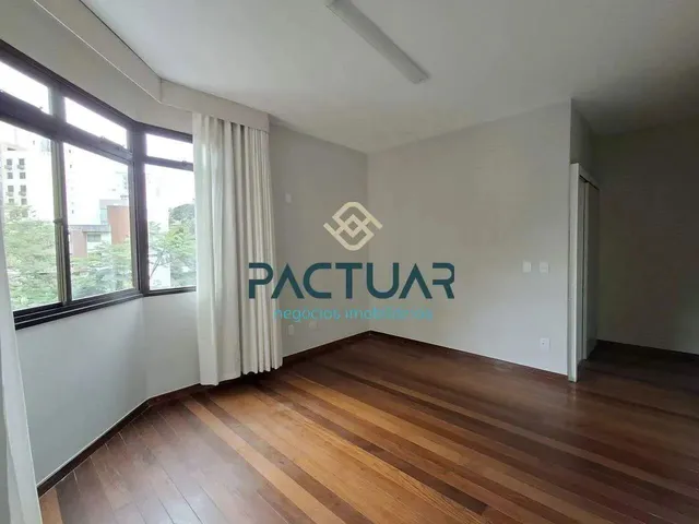 Imagem 15: Apartamento de 4 Quartos, Varanda e Elevador para Locação no Bairro Luxemburgo