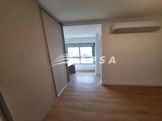 Imagem 11: Descubra o Verdadeiro Significado de Viver com Sofisticação Neste Apartamento de Luxo