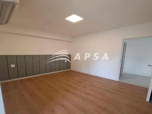 Imagem 6: Descubra o Verdadeiro Significado de Viver com Sofisticação Neste Apartamento de Luxo