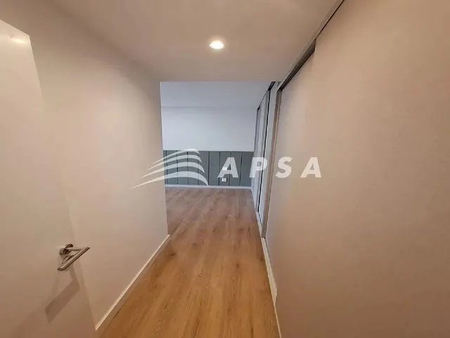 Imagem 2: Descubra o Verdadeiro Significado de Viver com Sofisticação Neste Apartamento de Luxo
