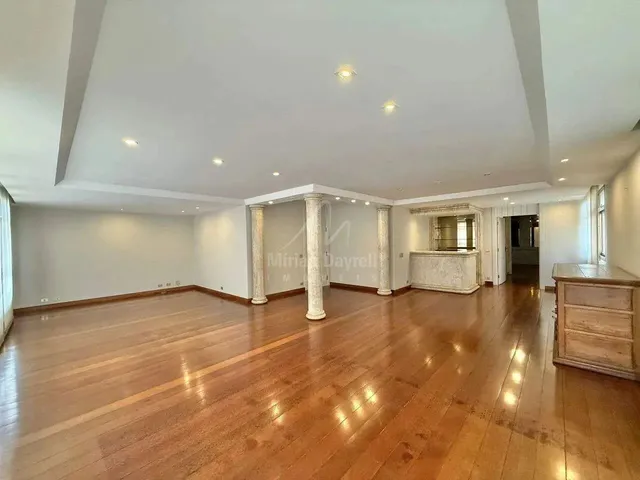 Imagem: Aluguel Apartamento com 4 Quartos (2 Suítes)