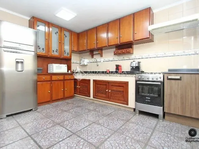 Imagem 3: Torro Excelente Casa de 3 Quartos de Barbada no Bairro Jardim Europa a Preço de Terreno