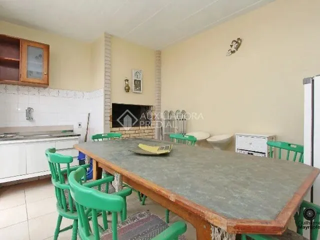 Imagem 6: Torro Excelente Casa de 3 Quartos de Barbada no Bairro Jardim Europa a Preço de Terreno