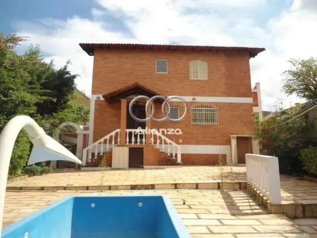 Imagem: Casa com Ótima Localização no Bairro