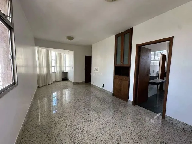 Imagem: Apartamento Amplo e Bem Localizado no Bairro