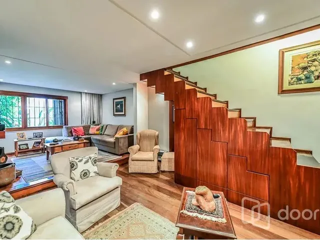 Imagem 7: Imóvel na Desembargador Espiridião de Lima Medeiros com 4 Dormitórios e 240M²