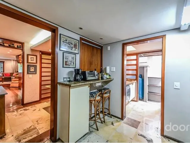 Imagem 4: Imóvel na Desembargador Espiridião de Lima Medeiros com 4 Dormitórios e 240M²