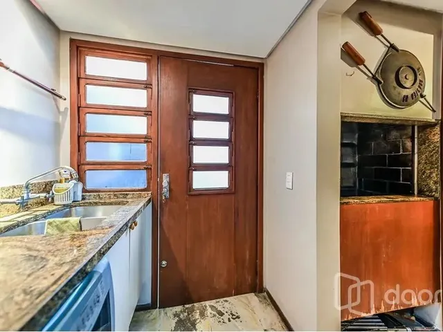 Imagem 6: Imóvel na Desembargador Espiridião de Lima Medeiros com 4 Dormitórios e 240M²