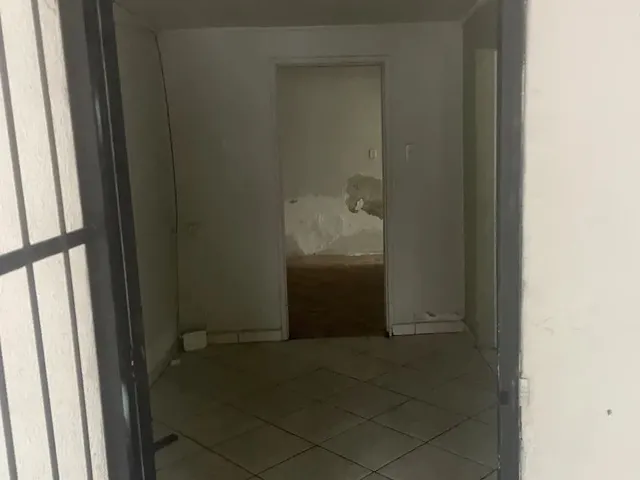 Imagem: Casa em Ótimo Estado, Localizado em Avenida