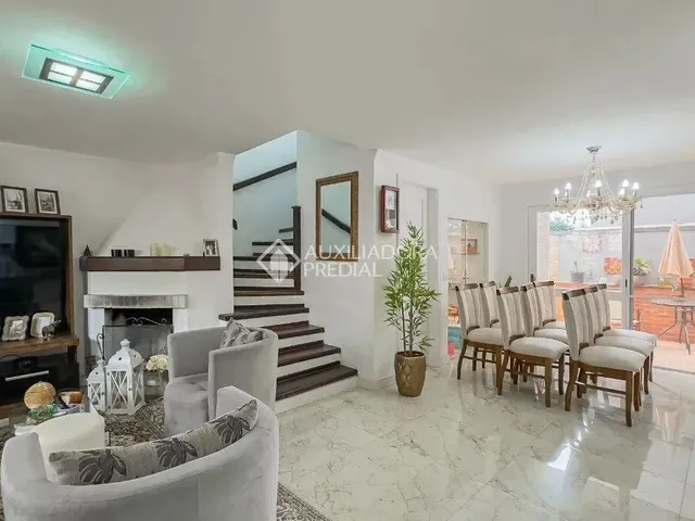 Imagem: Sobrado e Dormitórios