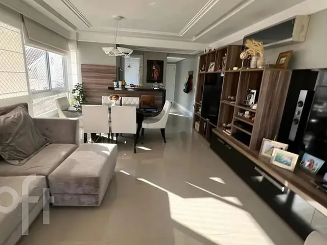 Imagem: O apartamento possui 3 Dormitórios, 1 Suíte, 4 Banheiros,